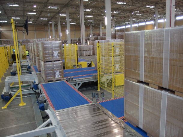 Wie werden Palettenförderersysteme hergestellt?