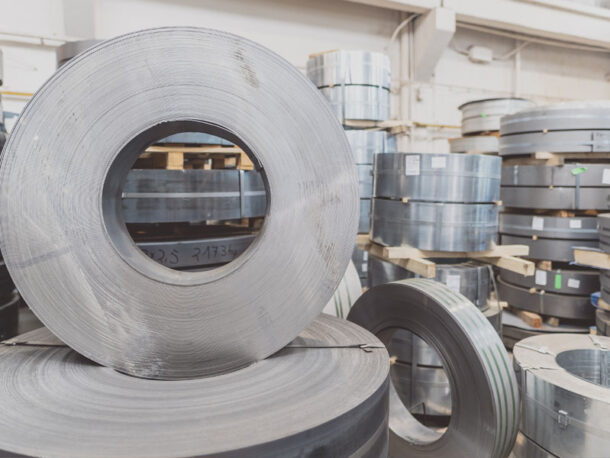 Herstellung von Zubehör für Regalsysteme